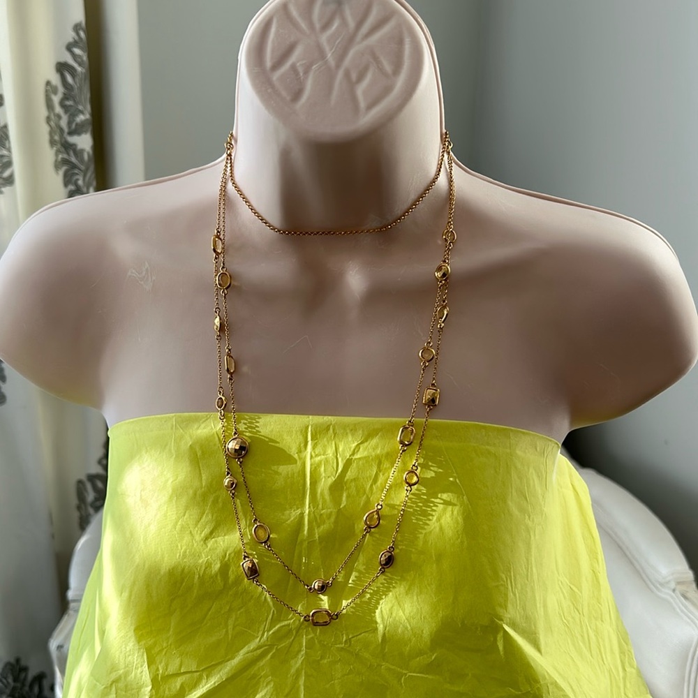 Gold necklace with beautiful accents